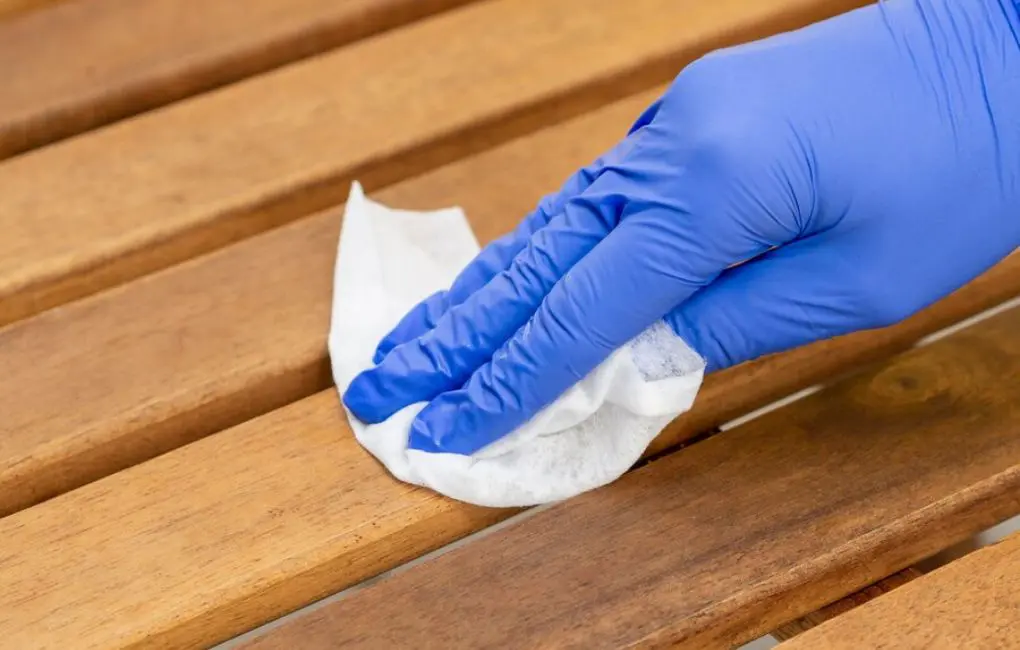 How to Remove Moisture from Wood Floor