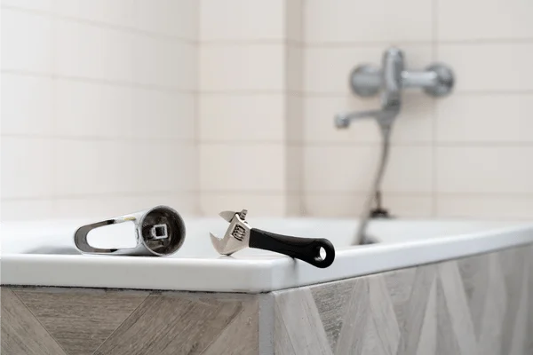 Troubleshooting Bathtub Leaks – Common Causes and Solutions
