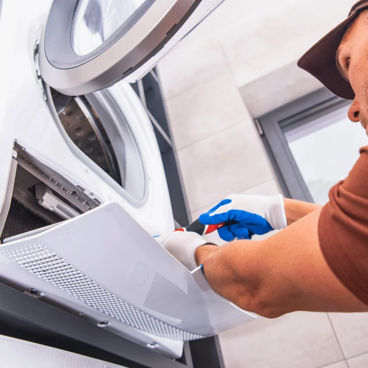 Cleaning Appliances - SS Water Restoration